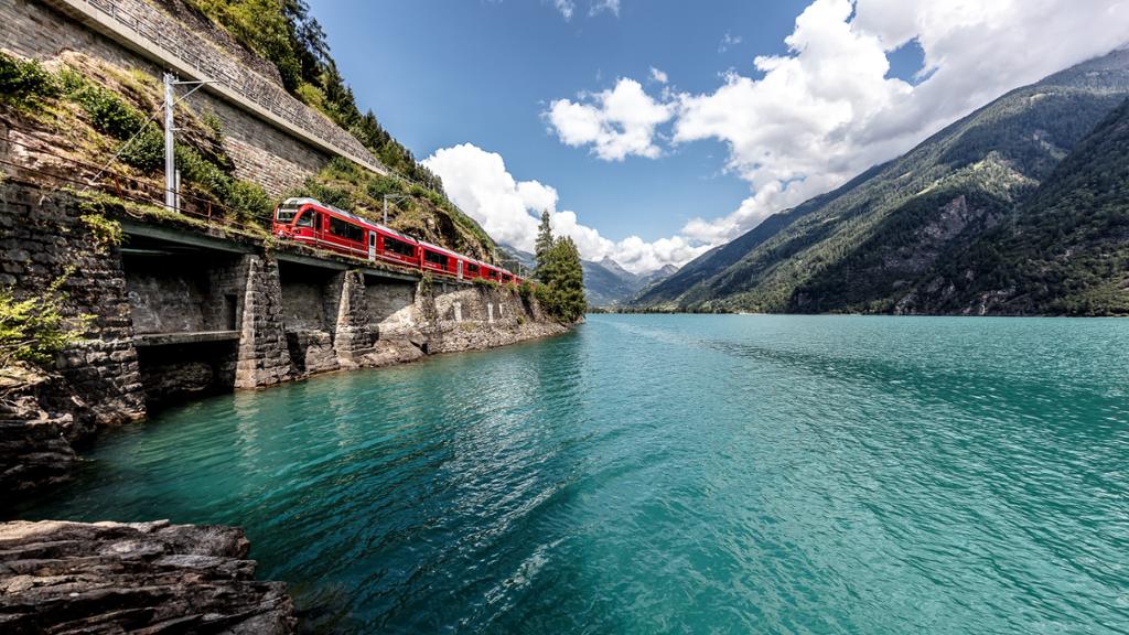 Bernina Express beim Lago Bianco4